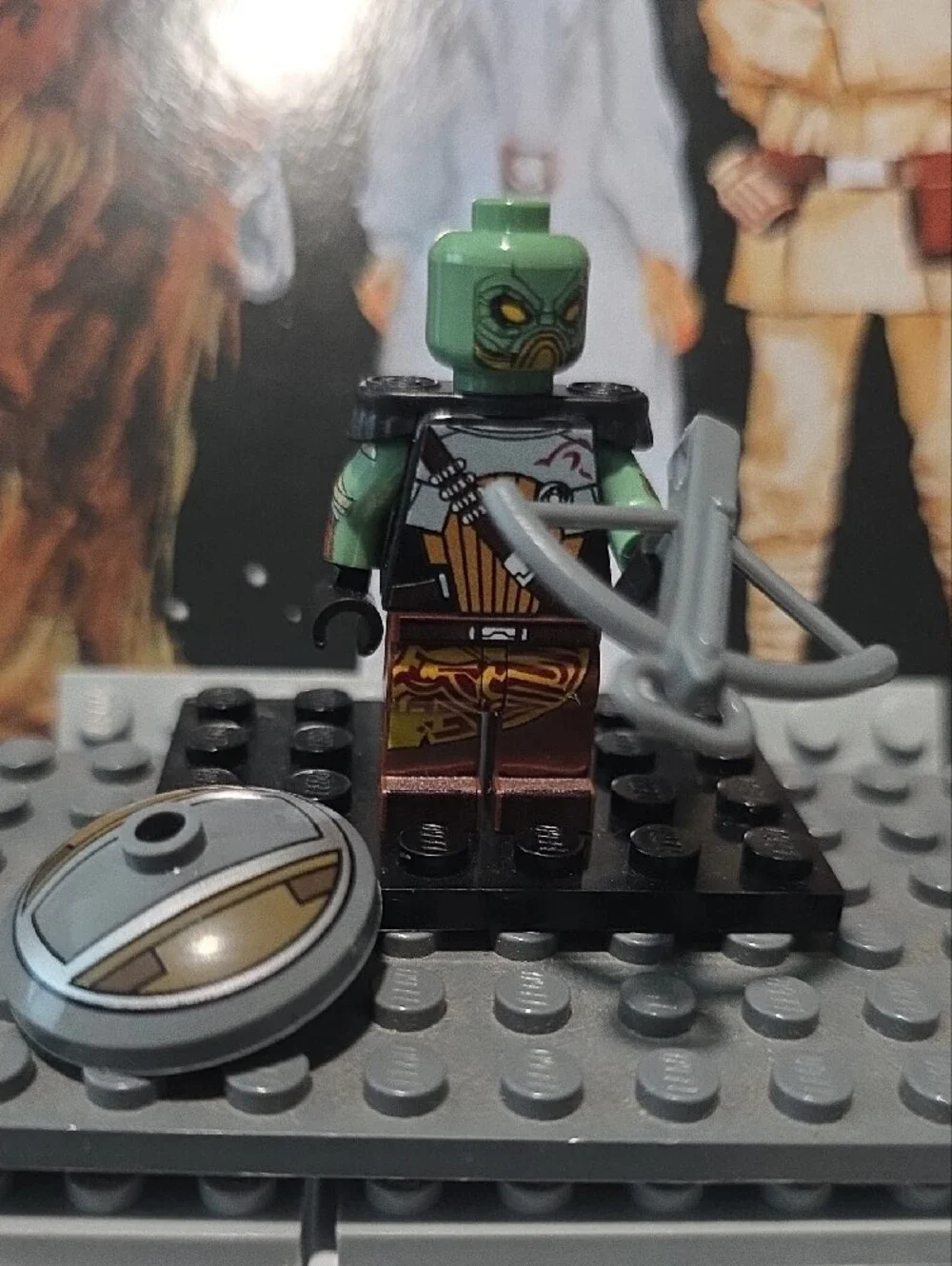 CUSTOM Star Wars Embo Minifigure with Hat and Crossbow - Picture 4 of 5